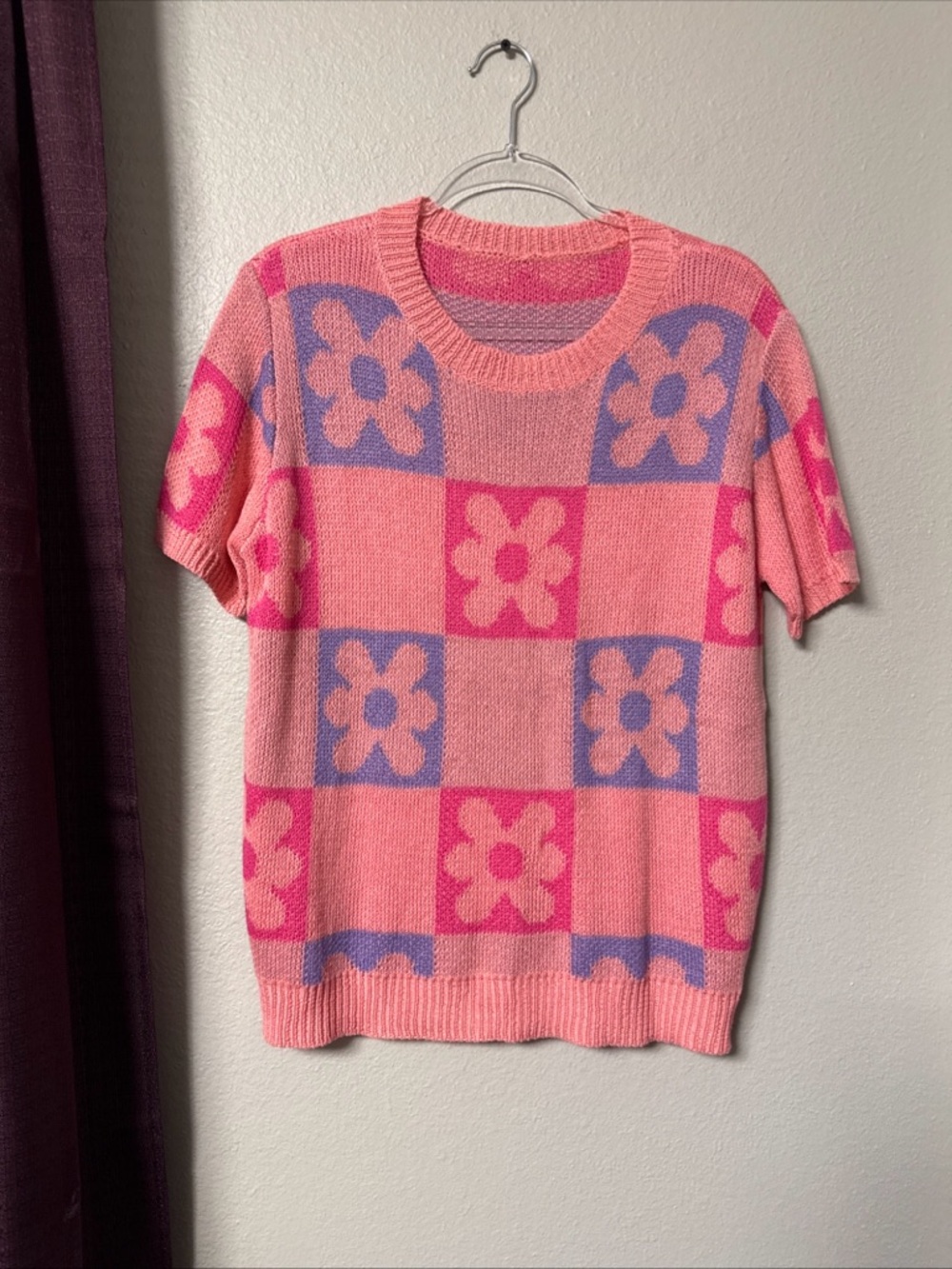 #799 boutique Short Sleeve Floral  Sweater size Large